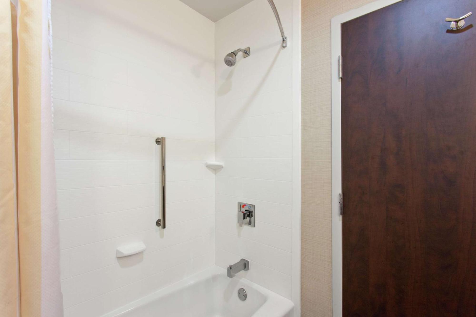 Hilton Garden 3* Victoria